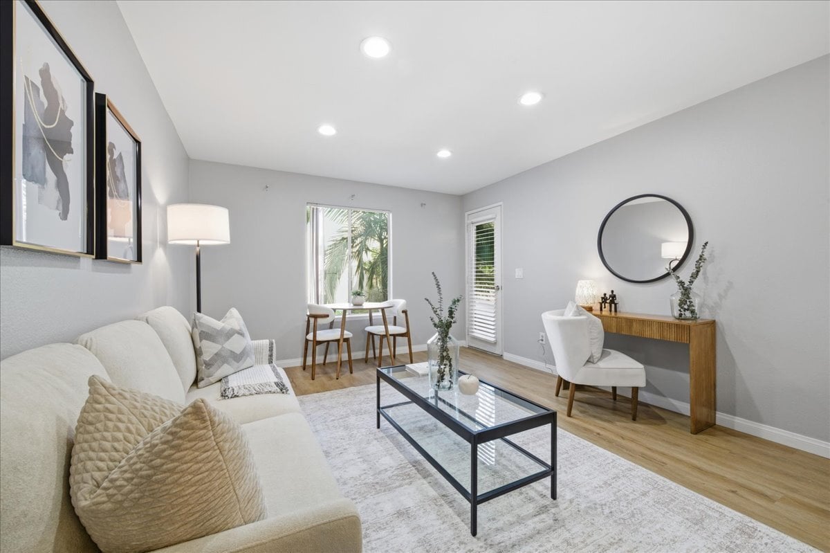 Building Photo - 3440 Lebon Dr