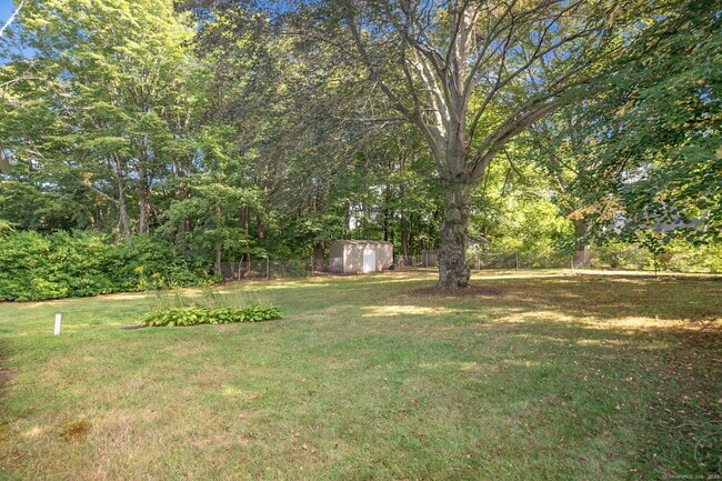 Building Photo - 884 Highland Ave