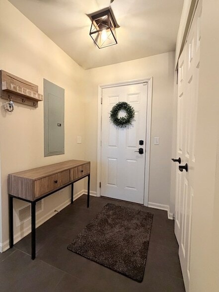 Building Photo - 362 Broadmoor Ln