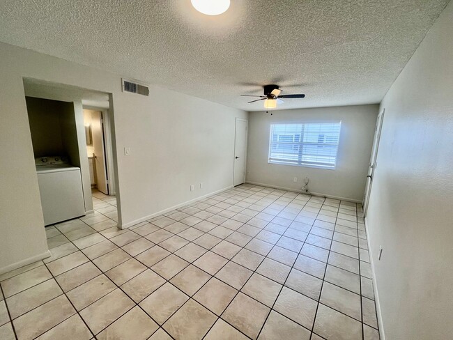 Building Photo - 7108-7108 S Kissimmee St