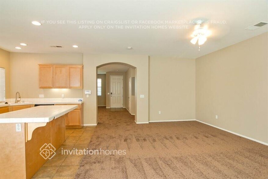 Building Photo - 1008 Cypress Dr