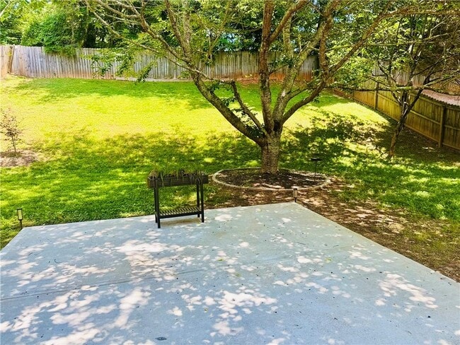 Building Photo - 2887 Montview Dr SW