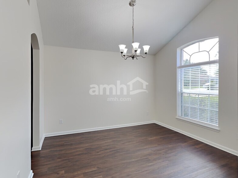 Building Photo - 1411 Samantha Cir S