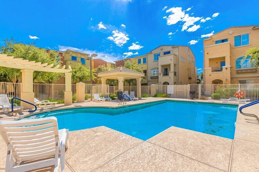 Building Photo - 280 S Evergreen Rd