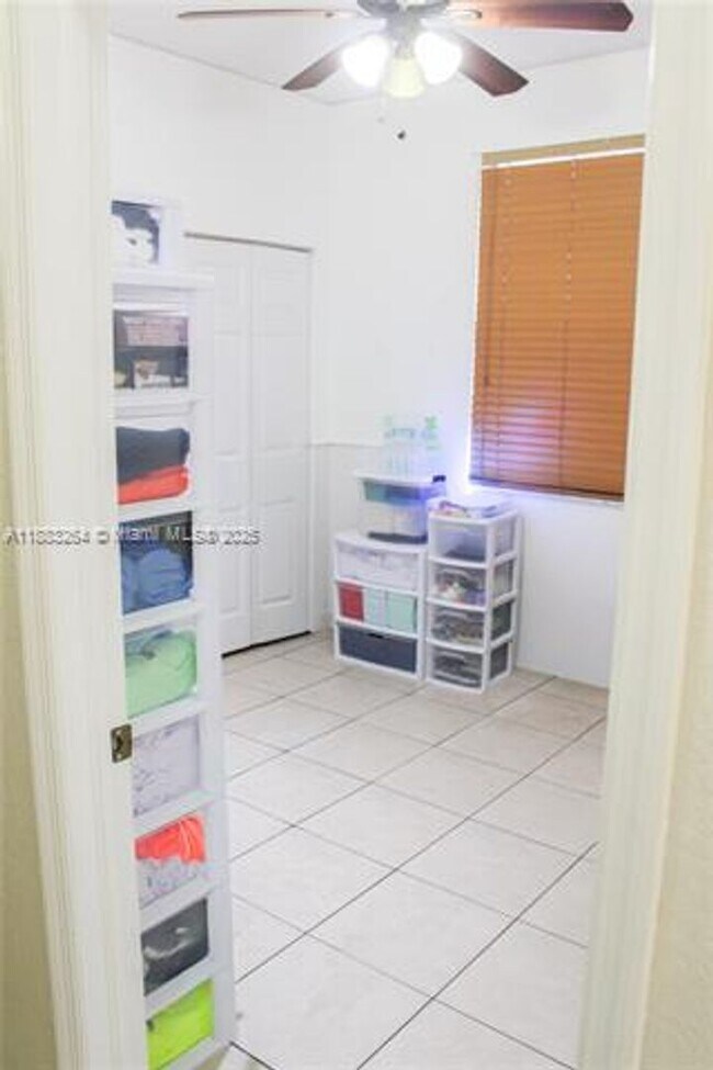 Building Photo - 2106 NE 40th Ave