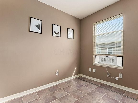 3rd BR - 657 Grove Cir