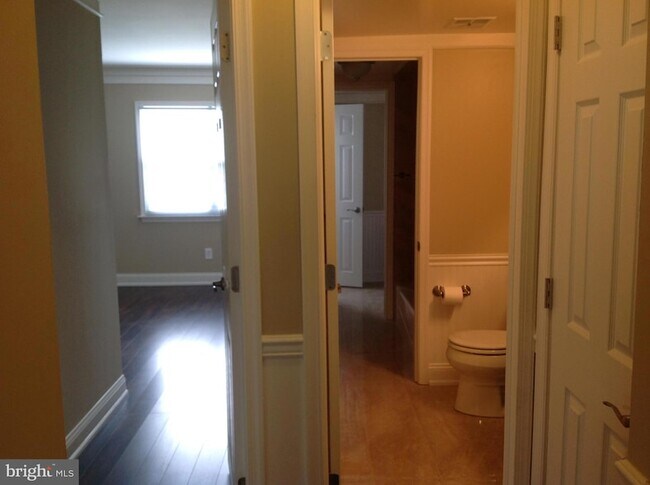 Building Photo - 298 Birch Dr