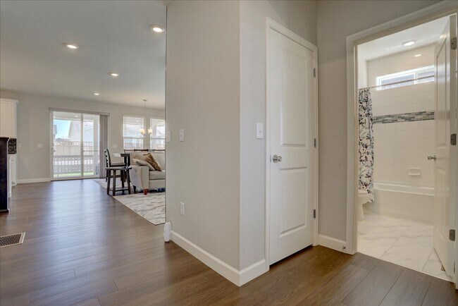 Building Photo - 5-Bed/4-Bath built in 2022!