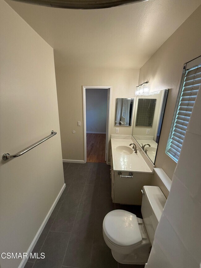 Building Photo - 1191 Calle Contento