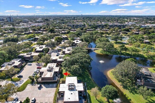 Building Photo - 709 7th Ln