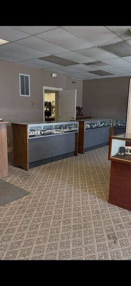 Building Photo - 414-416 Market St