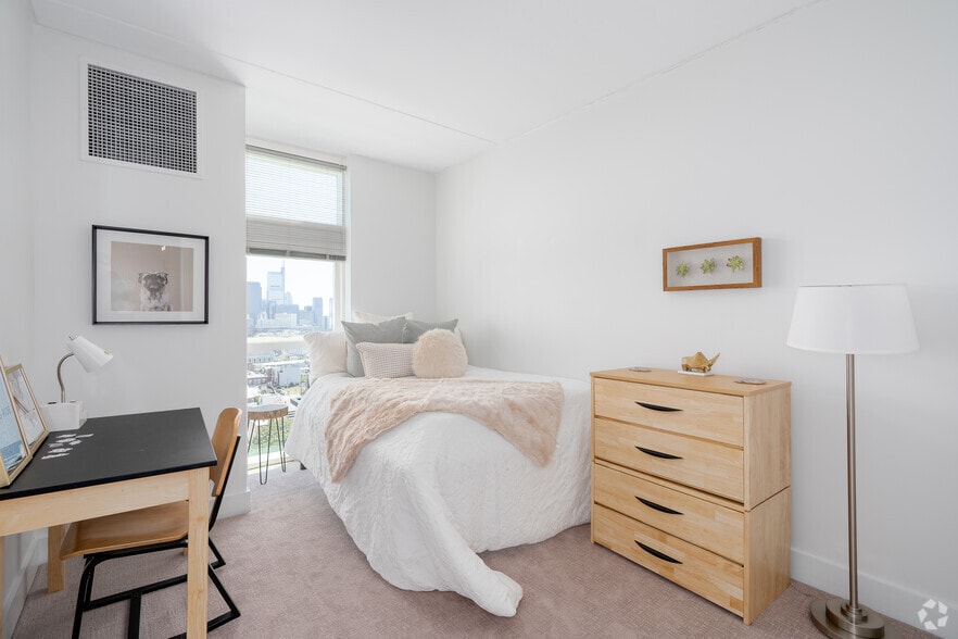 The Nest at 1324, Luxury Student Housing 1324 N Broad St Philadelphia