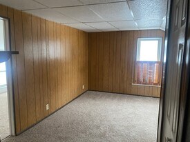 Building Photo - 77 Aurora St