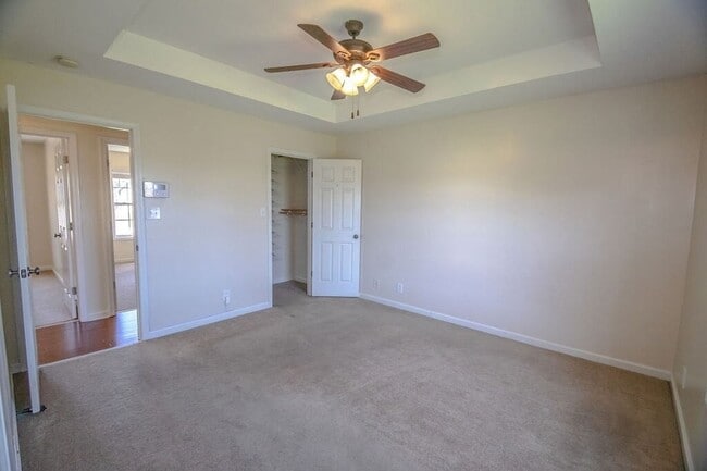 Building Photo - 955 Russet Dr