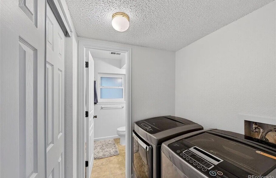 Building Photo - 1847 S Yampa Way