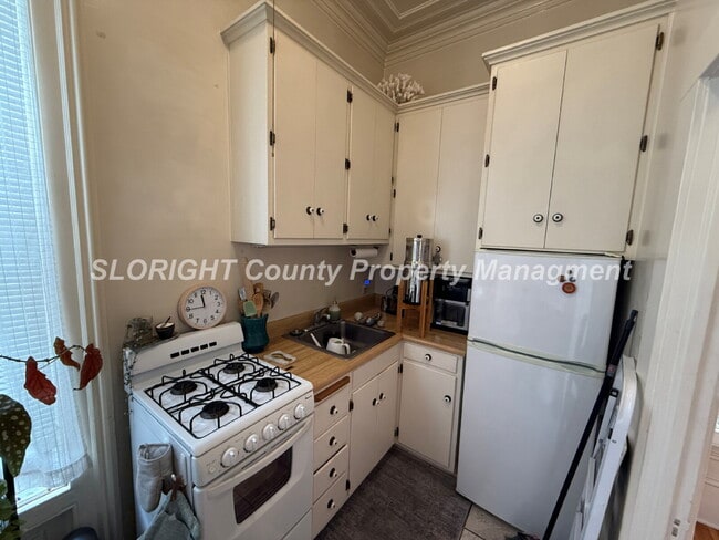 Building Photo - AVAILABLE SEPTEMBER - Nice Studio Unit Near Downtown SLO