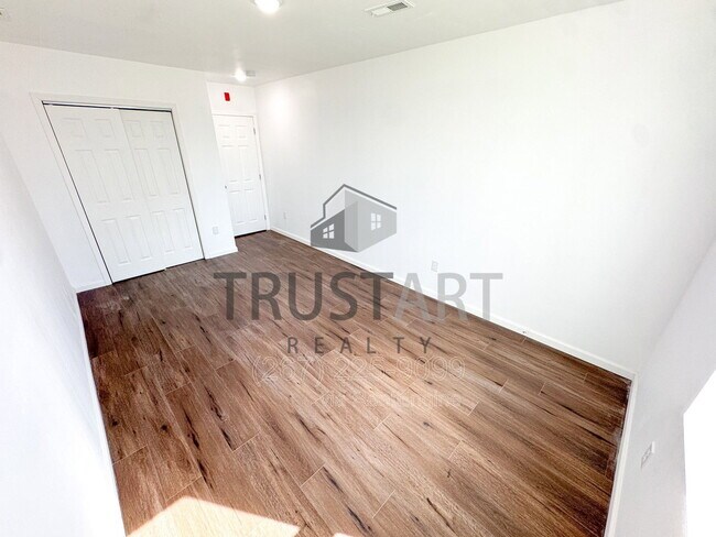 Building Photo - 2317 N 15th St