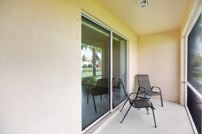 Building Photo - 8895 Via Isola Court