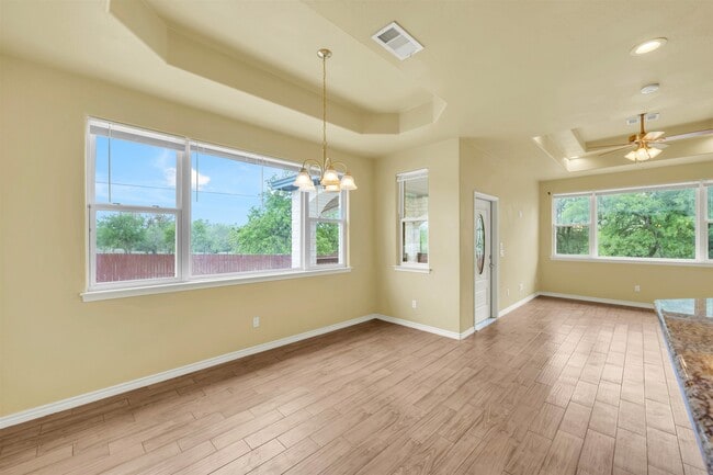 Building Photo - 623 Skyline Dr
