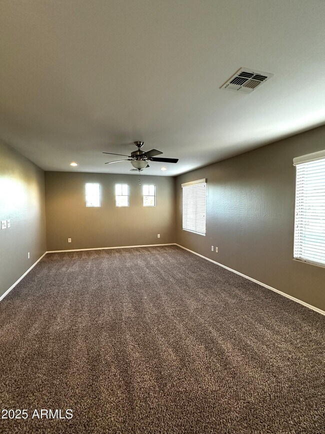 Building Photo - 11053 E Roselle Ave