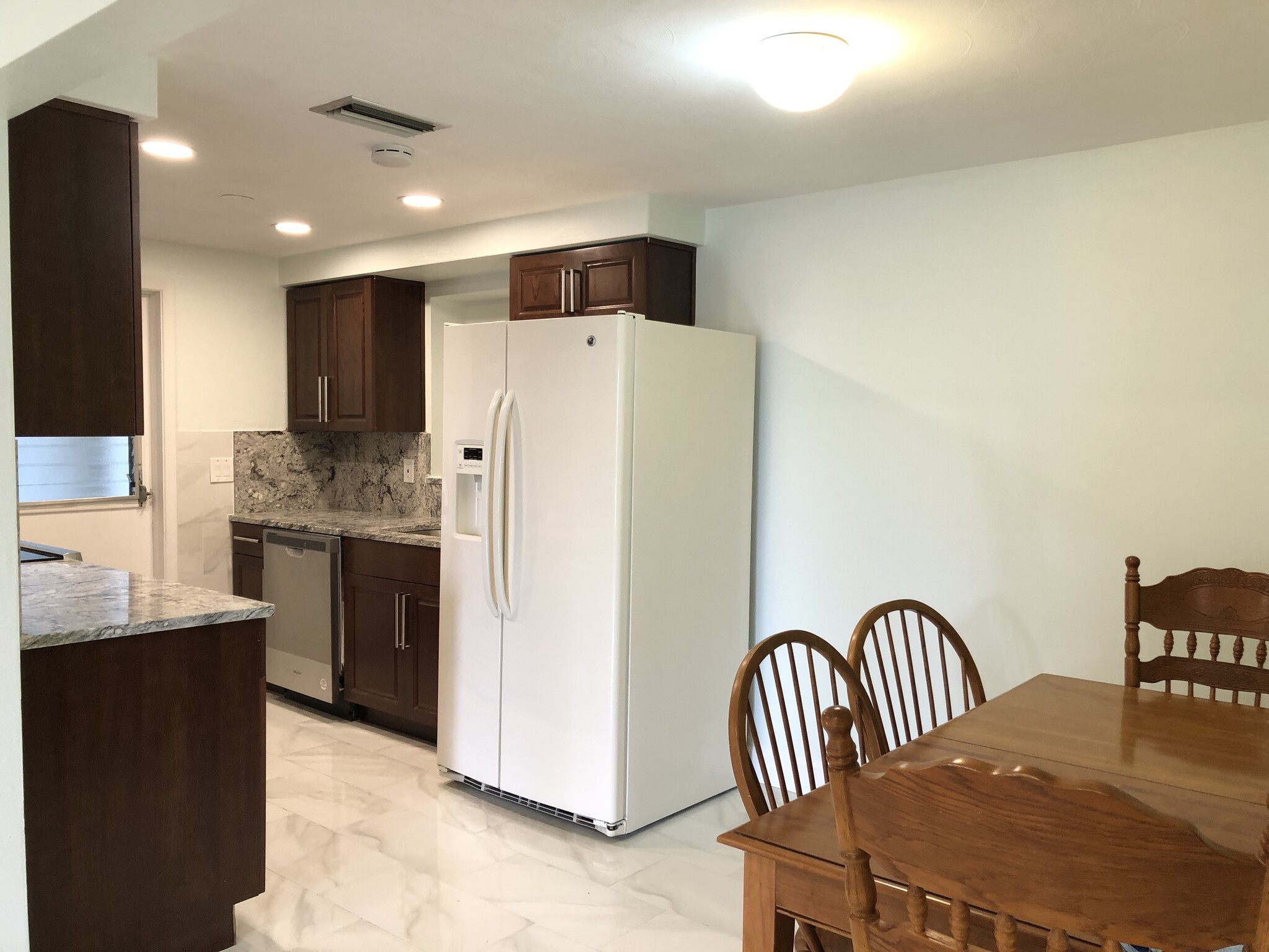 Building Photo - 5121 Dove Dr