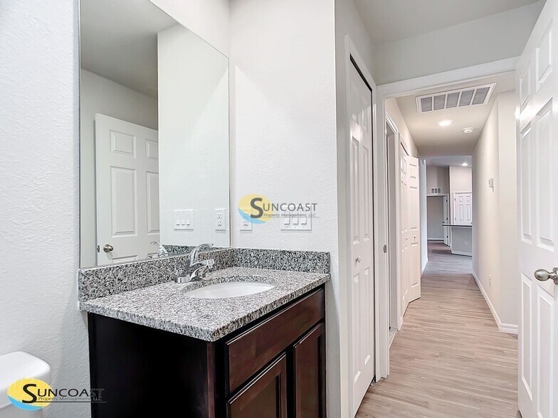 Building Photo - 8608 N Gilovu Dr