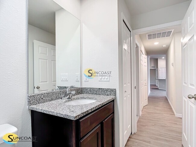 Building Photo - 9 Redwood Track Pass