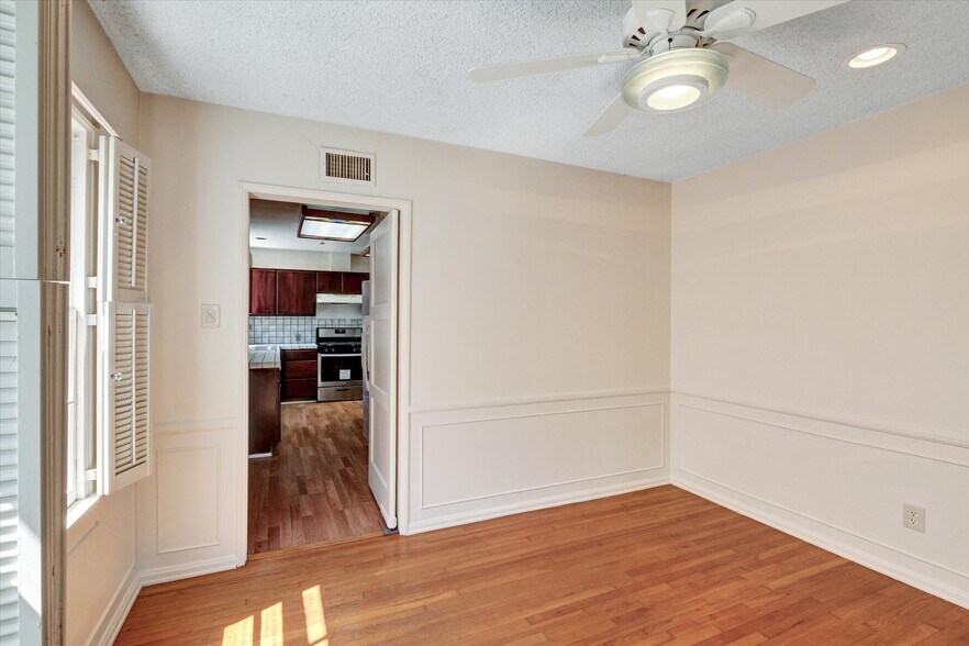 Building Photo - 2511 Castle Heights Ave