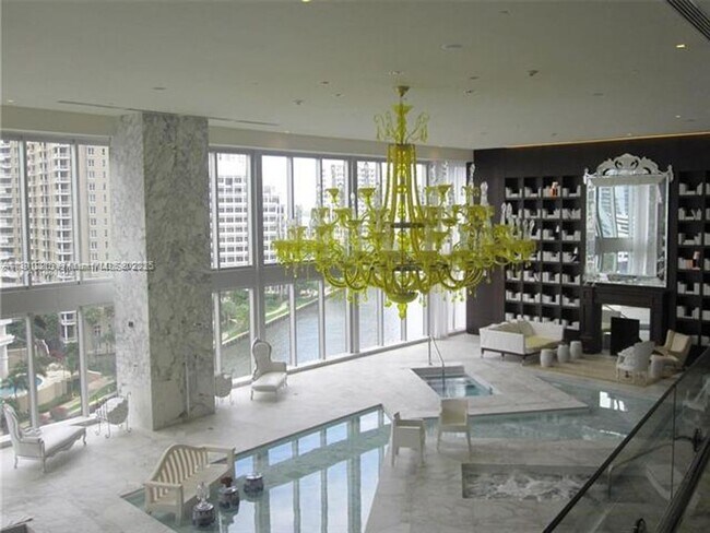 Building Photo - 475 Brickell Ave