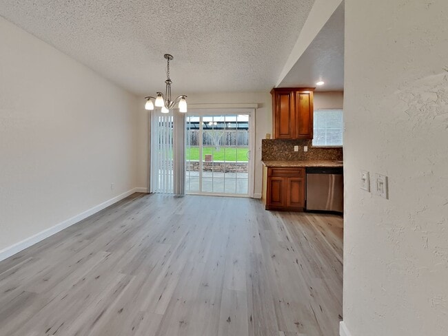 Building Photo - Freshly Remodeled 4/2 House in Oakley Available Now!