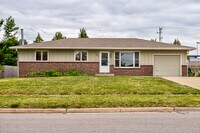 Building Photo - 105 Lynwood Dr