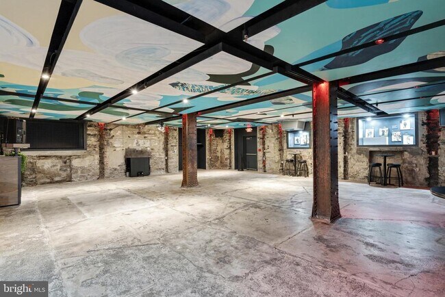 Building Photo - 699 N Broad St