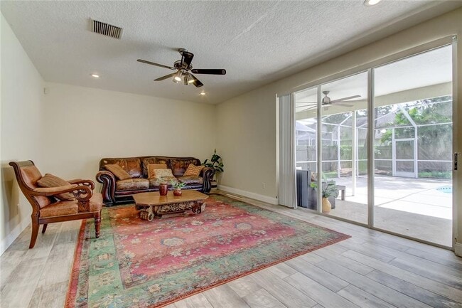 Building Photo - 9401 Woodbay Dr