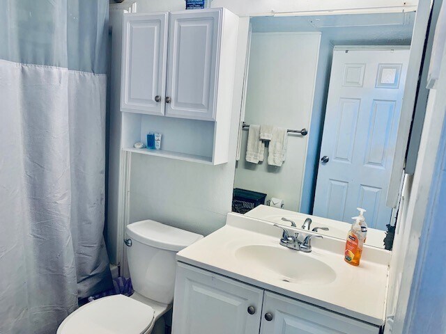 Building Photo - 6102 Seawall Blvd