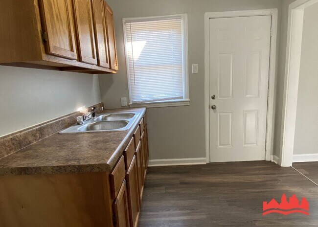 Building Photo - Welcome to 2853 Sage!