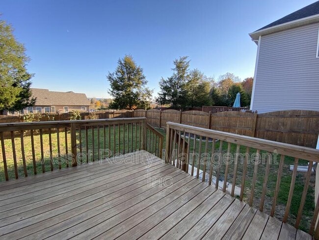 Building Photo - 1116 Cloud View Dr