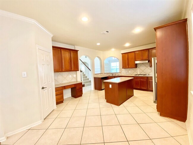 Building Photo - 5518 Chantel Way