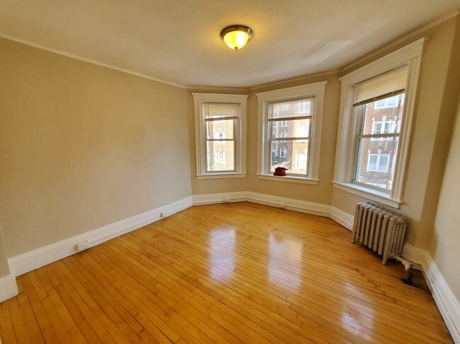 Building Photo - 8 Craigie Cir