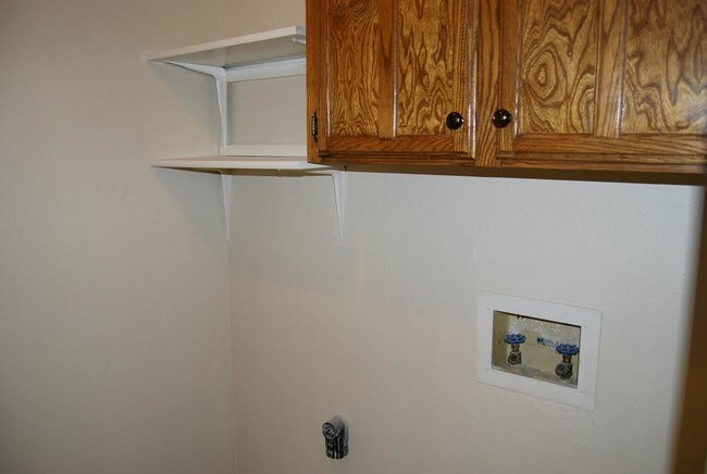 Building Photo - 2410 Comanche Trail