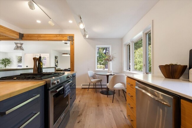 Building Photo - Open Concept Historic Home in Downtown Boz...