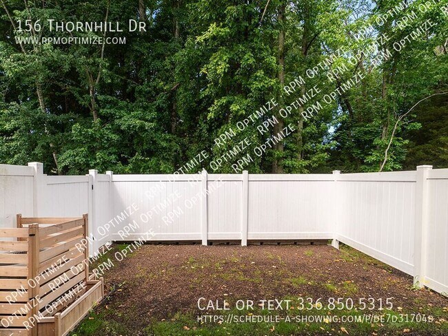 Building Photo - 156 Thornhill Dr