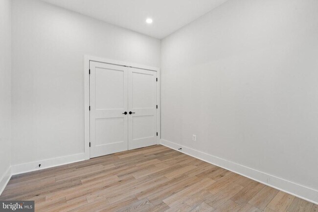 Building Photo - 1130 Penn St NE