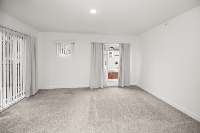 Building Photo - 462 W Stadium Blvd