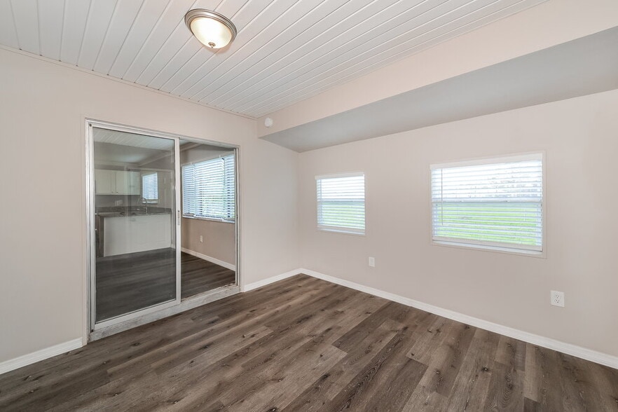 Building Photo - 5362 Trekell St