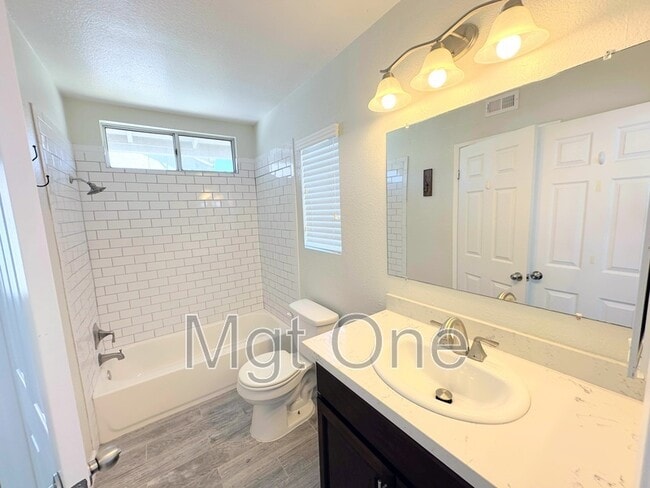 Building Photo - 26716 Kicking Horse Dr