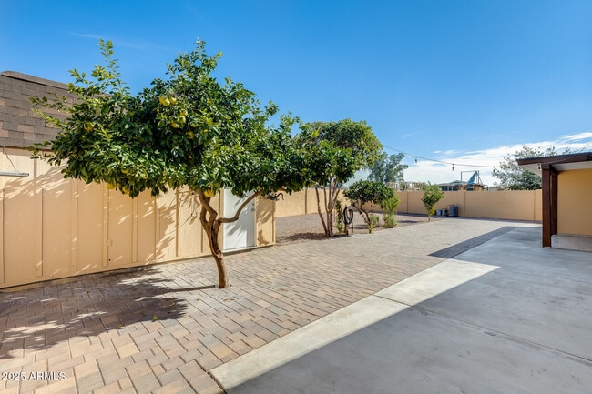 Building Photo - 17633 N 15th Ave