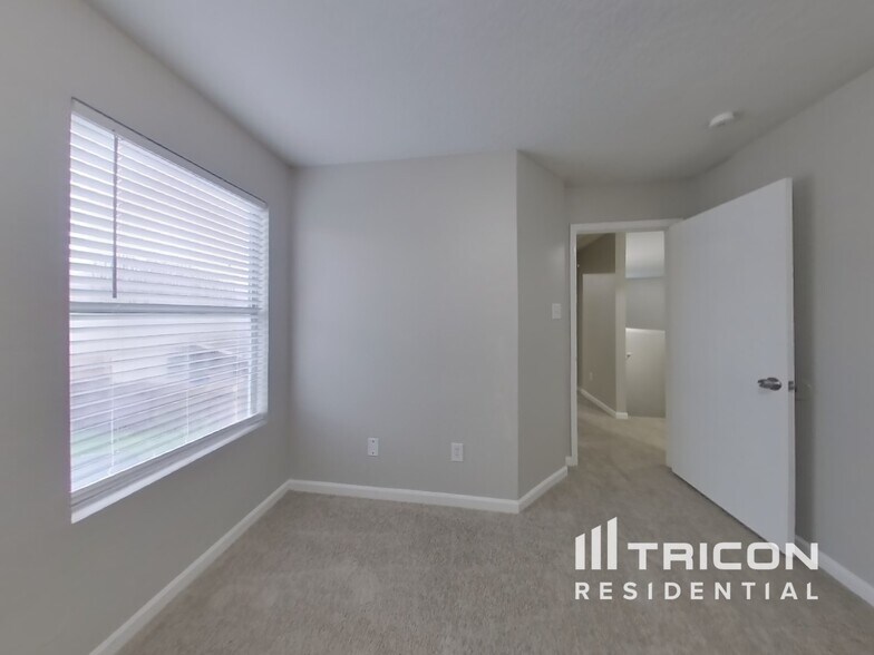 Building Photo - 15322 Acorn Green Ct