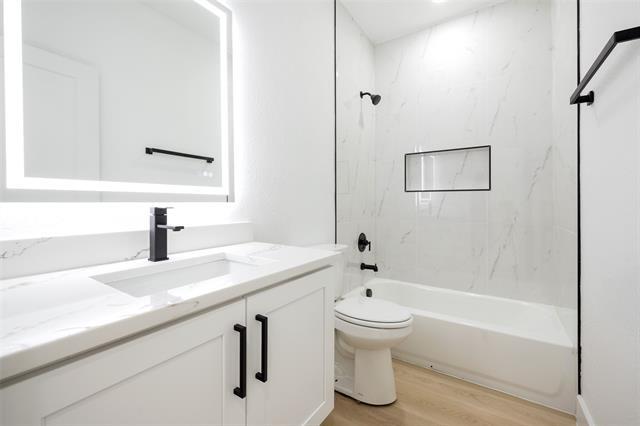 Building Photo - 3900 De Maggio St