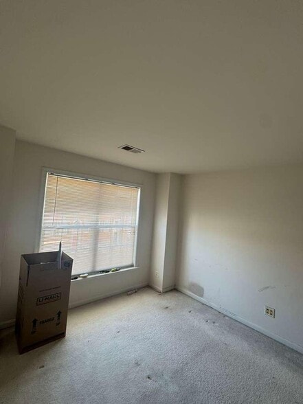 Building Photo - 22679 Simonet Blanc Ter