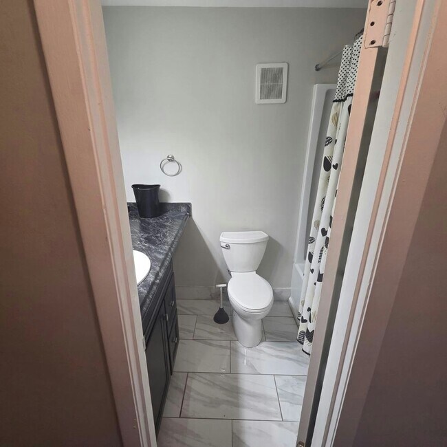 Building Photo - 3314 Northcrest Rd